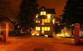 Villa 4 Stars